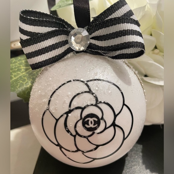 Chanel Ornaments - Picture 8 of 8